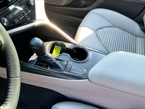 Used 2023 Toyota Camry SE w/ Convenience Package image 17