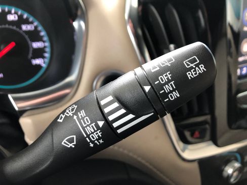 Used 2023 Chevrolet Traverse LS w/ Safety Package FWD image 31