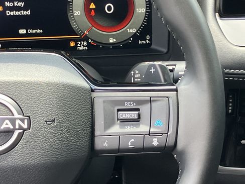 Used 2026 Nissan Rogue SL AWD/4WD image 22