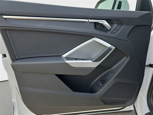 Used 2025 Audi Q3 2.0T Premium w/ Convenience Package image 30