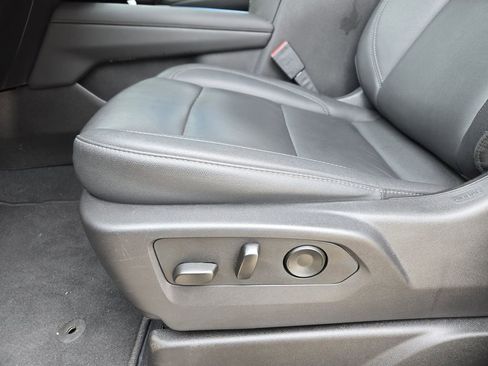 Used 2025 Chevrolet Tahoe Z71 AWD/4WD image 19