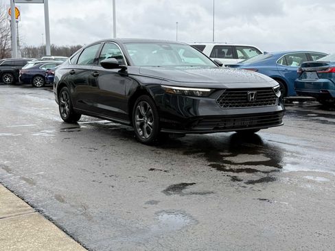 Used 2023 Honda Accord EX image 3