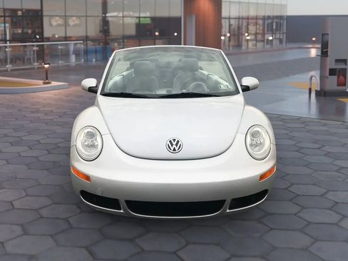 Used 2006 Volkswagen Beetle Convertible w/ Package 1 image 9
