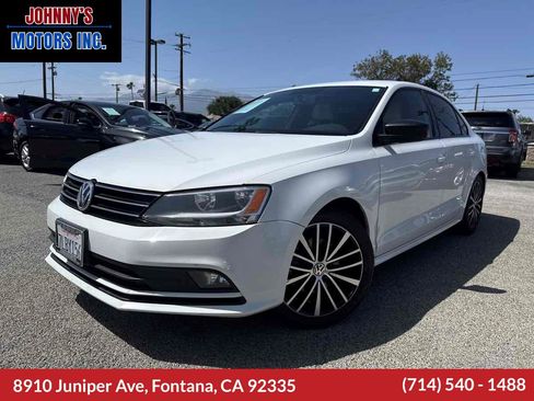 Used 2015 Volkswagen Jetta Sport image 1