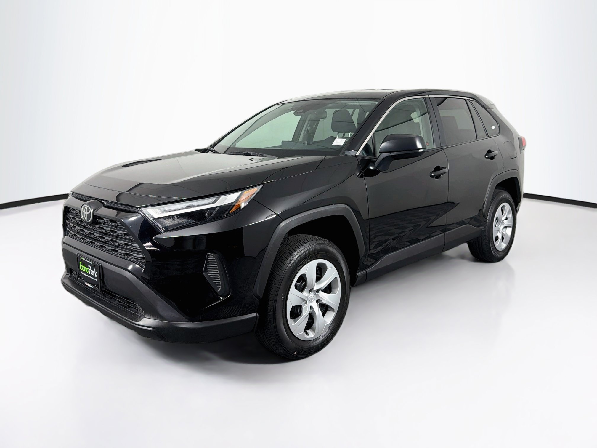 Used 2025 Toyota RAV4 LE FWD image 3