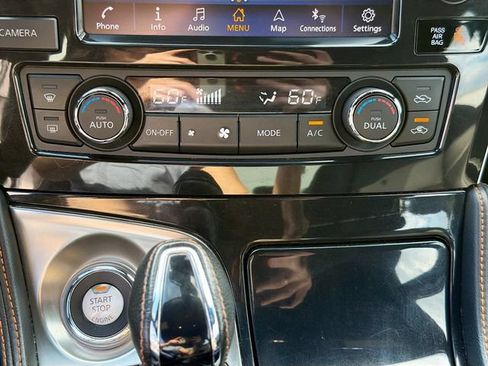 Used 2022 Nissan Maxima SR w/ Sport Mat Group FWD image 17