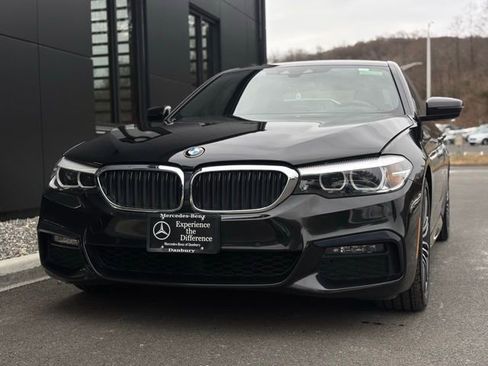 Used 2019 BMW 530i xDrive w/ M Sport Package image 3