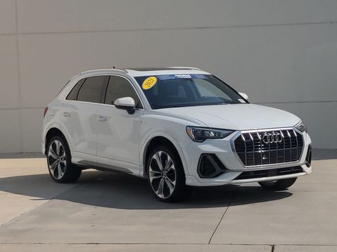 Used 2021 Audi Q3 2.0T Premium w/ Convenience Package AWD/4WD image 2