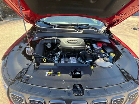 Used 2025 Jeep Compass Trailhawk image 29