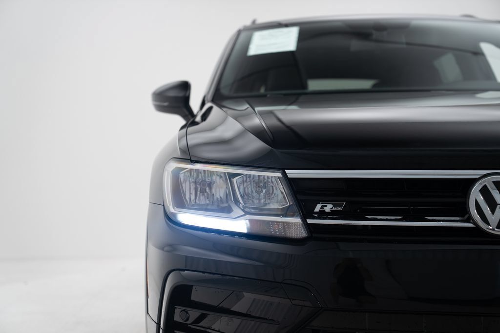 Used 2021 Volkswagen Tiguan SE R-Line AWD/4WD image 42