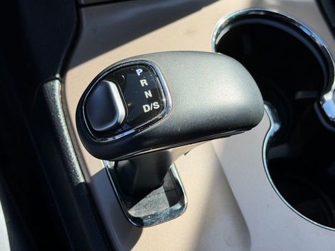 Used 2015 Jeep Grand Cherokee Limited image 17