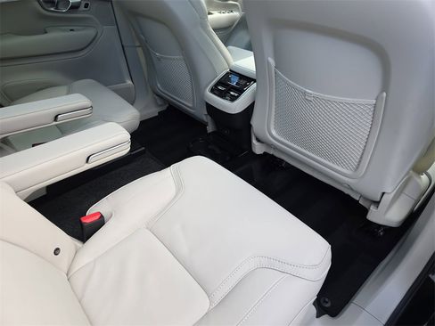 Used 2025 Volvo XC90 B6 Ultra w/ Protection Package Premier image 13