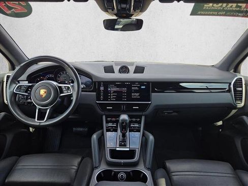 Used 2020 Porsche Cayenne image 19