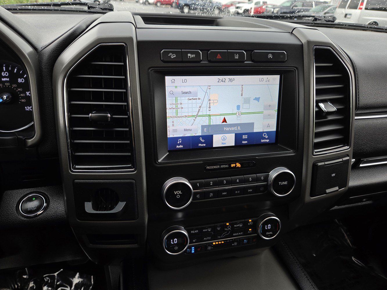 Used 2020 Ford Expedition XLT w/ Equipment Group 202A AWD/4WD image 9