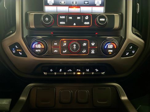 Used 2015 GMC Sierra 1500 Denali w/ Driver Alert Package image 11