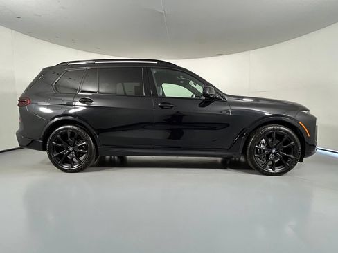 Used 2023 BMW X7 xDrive40i w/ M Sport Package AWD/4WD image 8