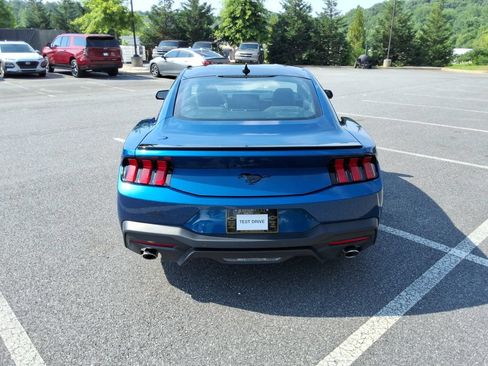 Used 2024 Ford Mustang Coupe RWD image 6