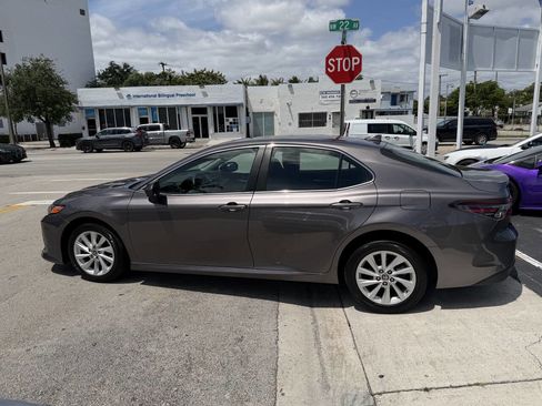 Used 2022 Toyota Camry LE FWD image 8