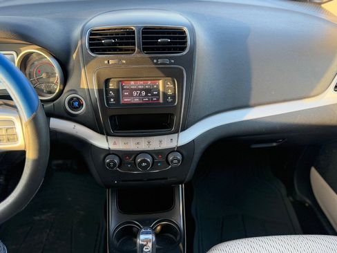 Used 2011 Dodge Journey Mainstreet w/ Popular Equipment Group image 11