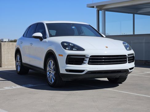 Certified 2020 Porsche Cayenne image 10