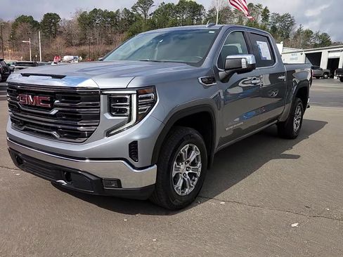 Used 2025 GMC Sierra 1500 SLT image 10