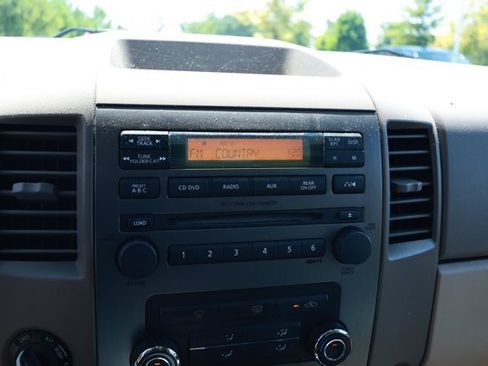 Used 2008 Nissan Titan SE AWD/4WD image 8