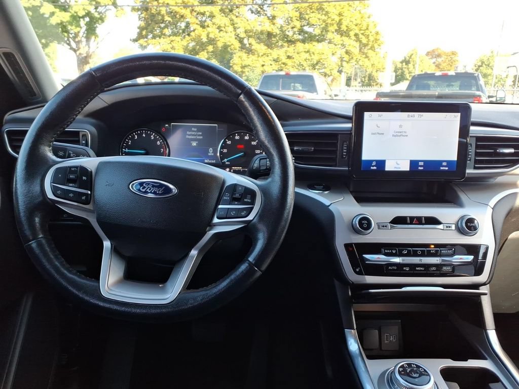 Used 2022 Ford Explorer XLT w/ Equipment Group 202A AWD/4WD image 15