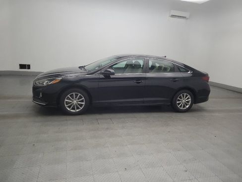 Used 2018 Hyundai Sonata SE FWD image 2