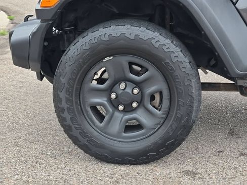 Used 2018 Jeep Wrangler Sport AWD/4WD image 14