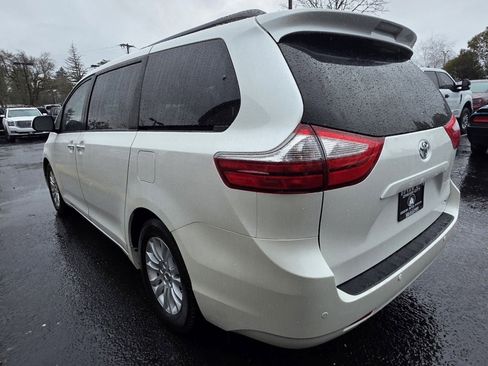 Used 2015 Toyota Sienna XLE w/ XLE Navigation Package image 6