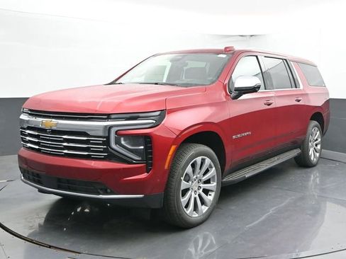New 2026 Chevrolet Suburban Premier image 5