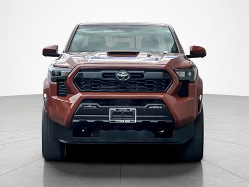 Certified 2025 Toyota Tacoma TRD Sport w/ TRD Sport Premium Package AWD/4WD image 8