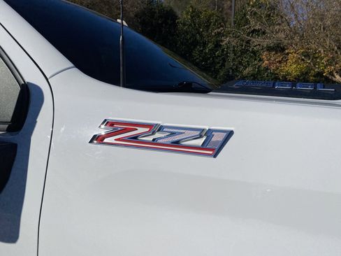 Used 2024 Chevrolet Silverado 2500 Custom w/ Custom Value Package image 37