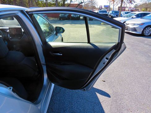 Used 2020 Toyota Corolla LE image 17