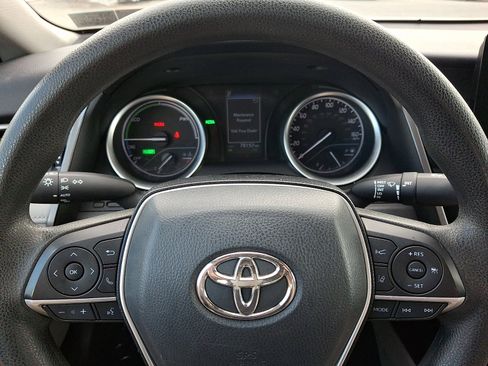 Used 2021 Toyota Camry LE FWD image 18