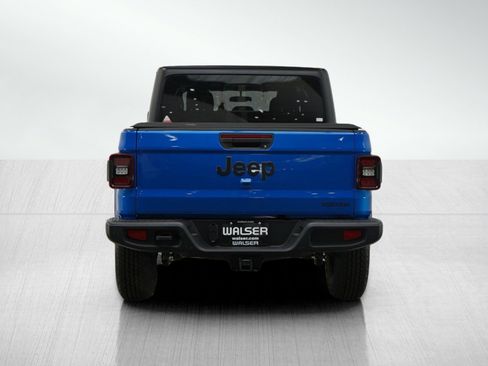 Used 2021 Jeep Gladiator Sport image 4
