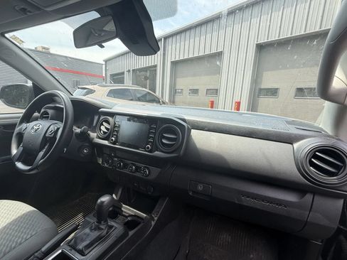 Used 2021 Toyota Tacoma SR AWD/4WD image 10