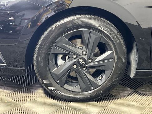 Used 2023 Hyundai Elantra Blue w/ Preferred Accessory Package image 12