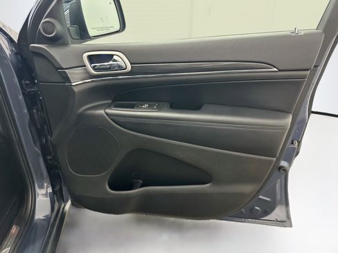 Used 2020 Jeep Grand Cherokee Limited AWD/4WD image 35
