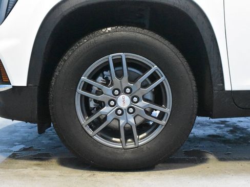 Used 2025 GMC Acadia Elevation image 25