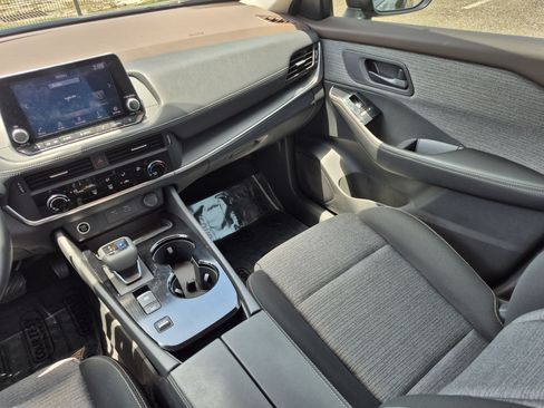 Certified 2022 Nissan Rogue S FWD image 17