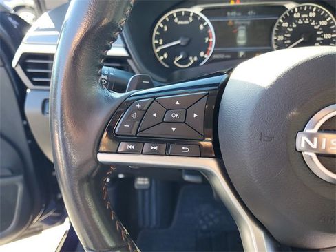 Used 2023 Nissan Altima 2.5 SR image 14