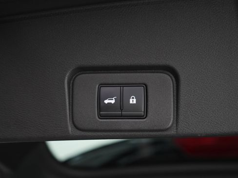 Used 2023 Nissan Rogue SL AWD/4WD image 18