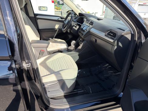 Used 2024 Volkswagen Tiguan S image 10