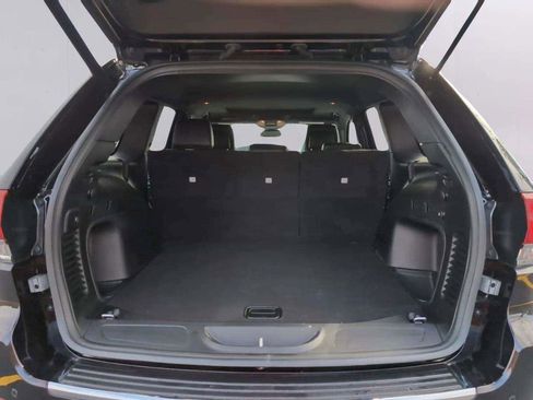 Used 2021 Jeep Grand Cherokee Limited image 19