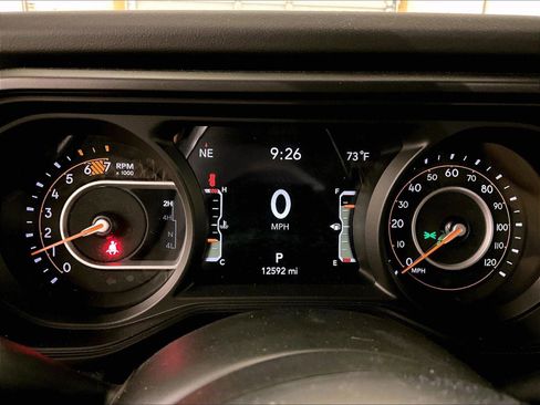 Used 2024 Jeep Wrangler Unlimited Sahara AWD/4WD image 19