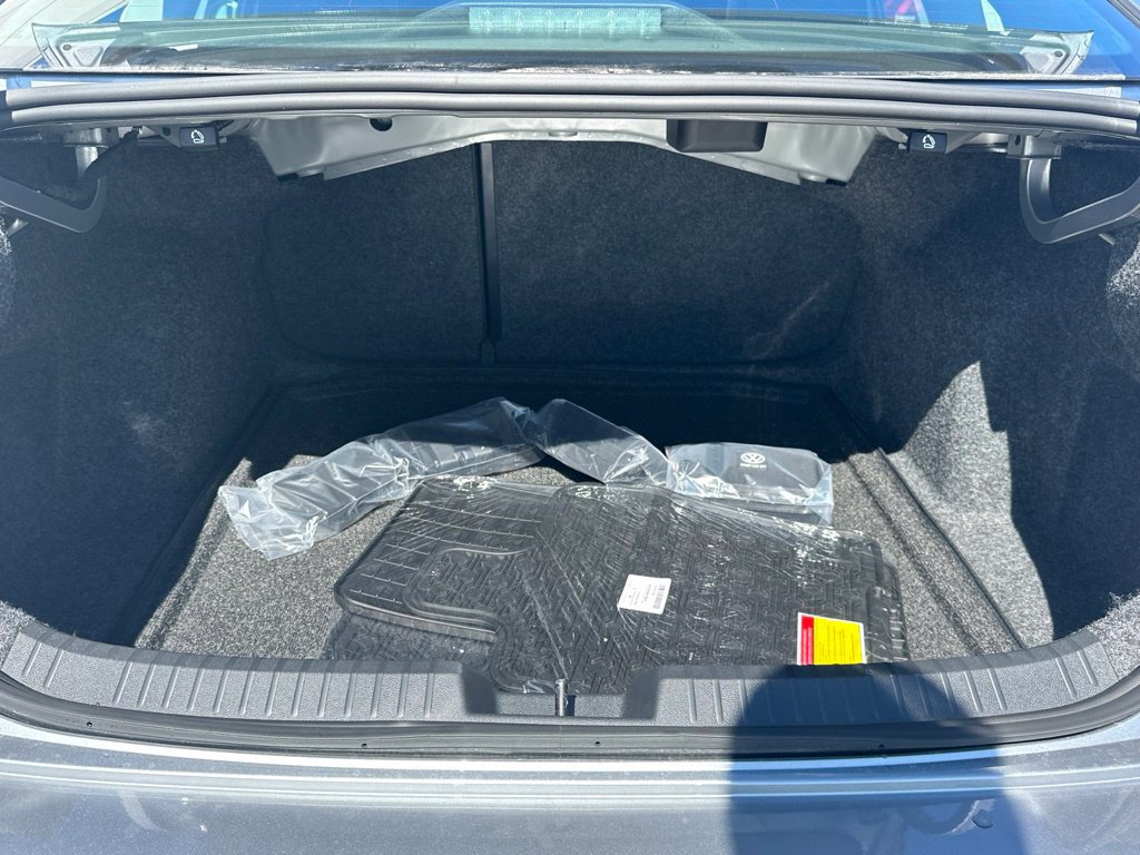 New 2027 Volkswagen Jetta SE FWD image 27
