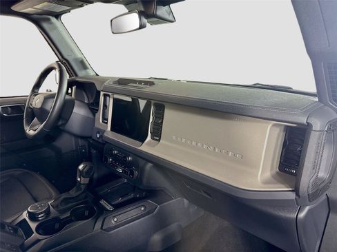 Used 2025 Ford Bronco Outer Banks AWD/4WD image 21