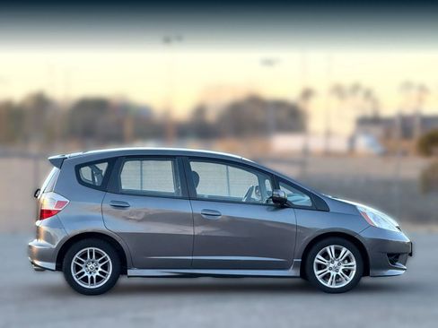 Used 2011 Honda Fit Sport image 7