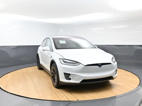Used 2021 Tesla Model X Long Range AWD/4WD image 3